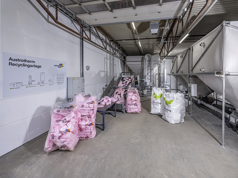 Recyclinganlage für EPS- und XPS-Dämmstoffe in den Vollbetrieb