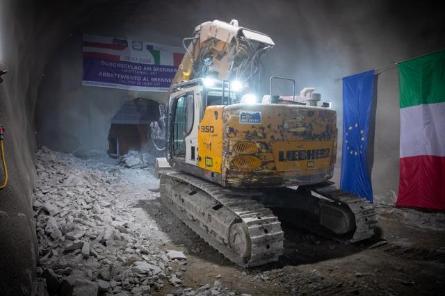 Meißelbagger im Brenner Basistunnel