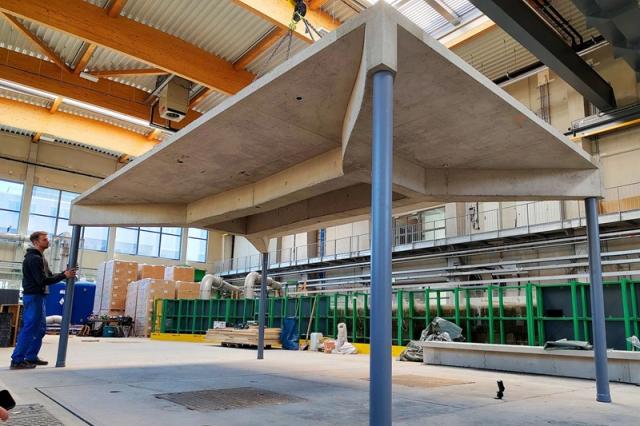 Stahlbetondecke auf Stützen in Forschungslabor