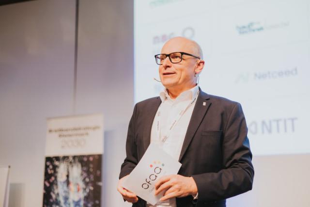 Martin Wachutka auf einer Bühne