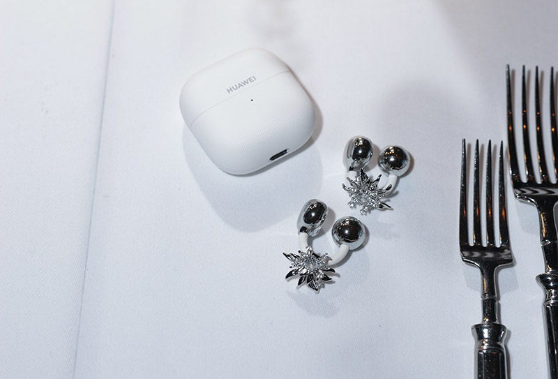 HUAWEI_FreeClip_2_1.jpg